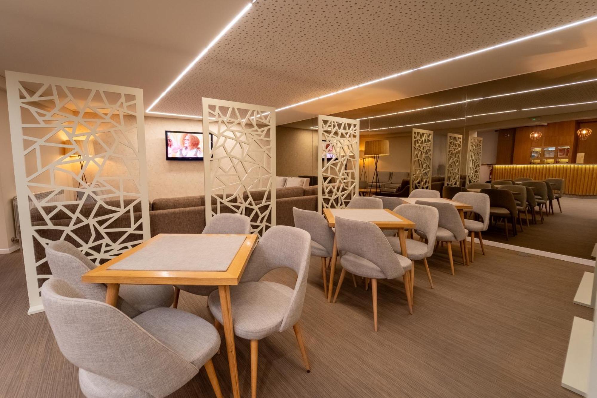Adelaide Hotel Geres Luaran gambar