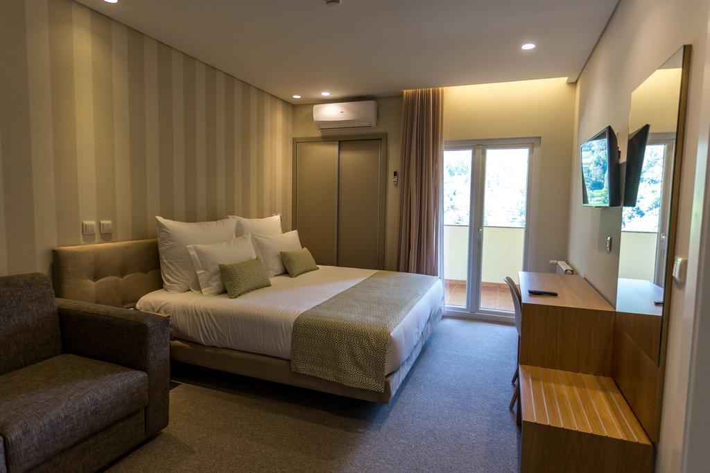 Adelaide Hotel Geres Luaran gambar