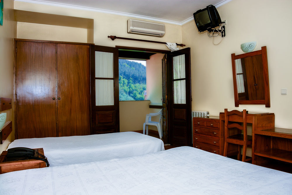 Adelaide Hotel Geres Luaran gambar