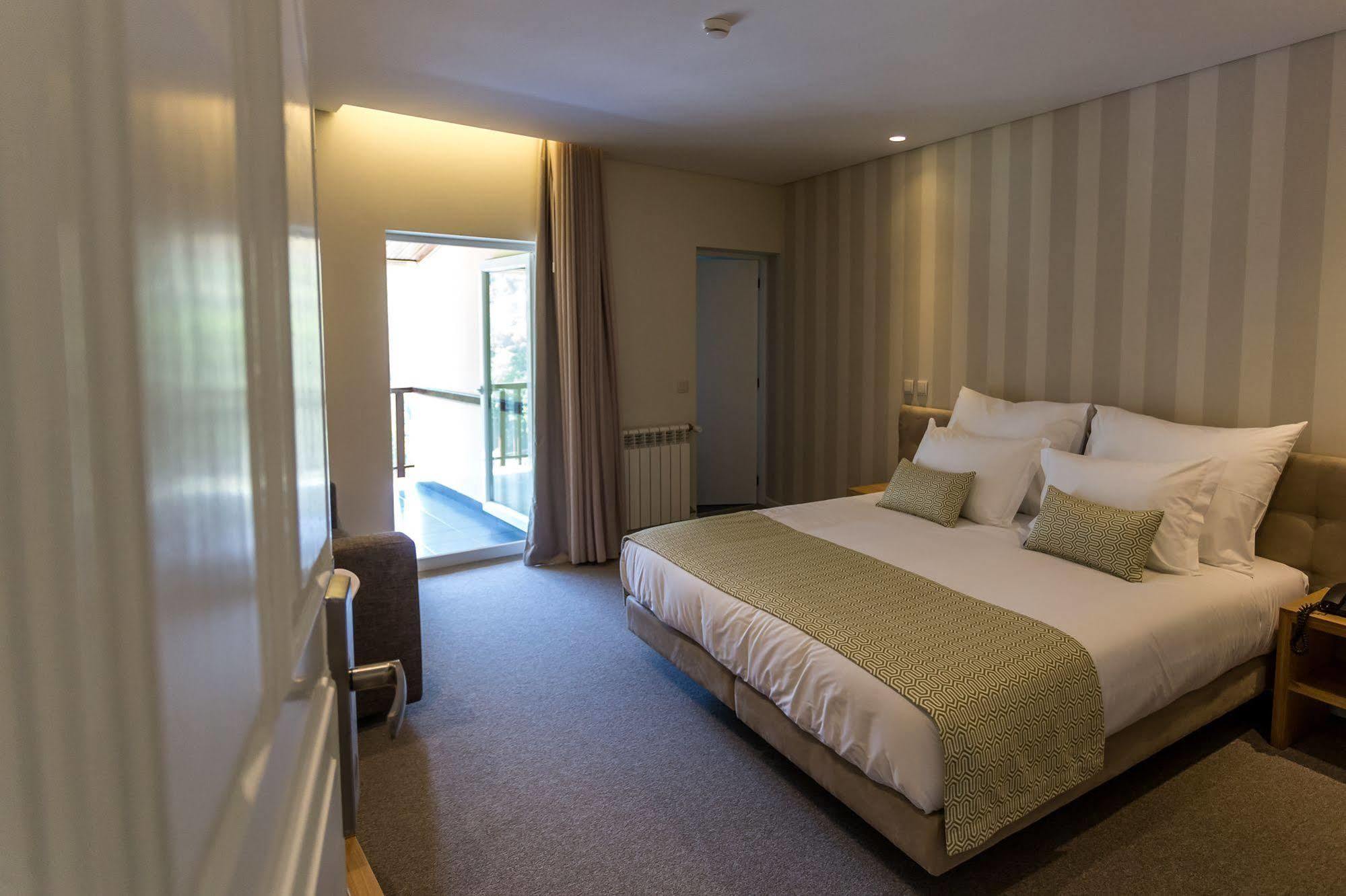 Adelaide Hotel Geres Luaran gambar
