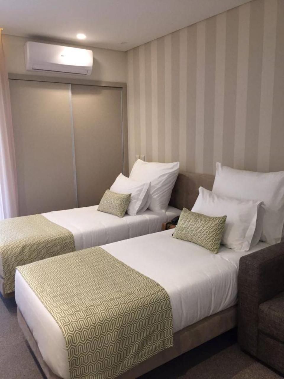 Adelaide Hotel Geres Luaran gambar