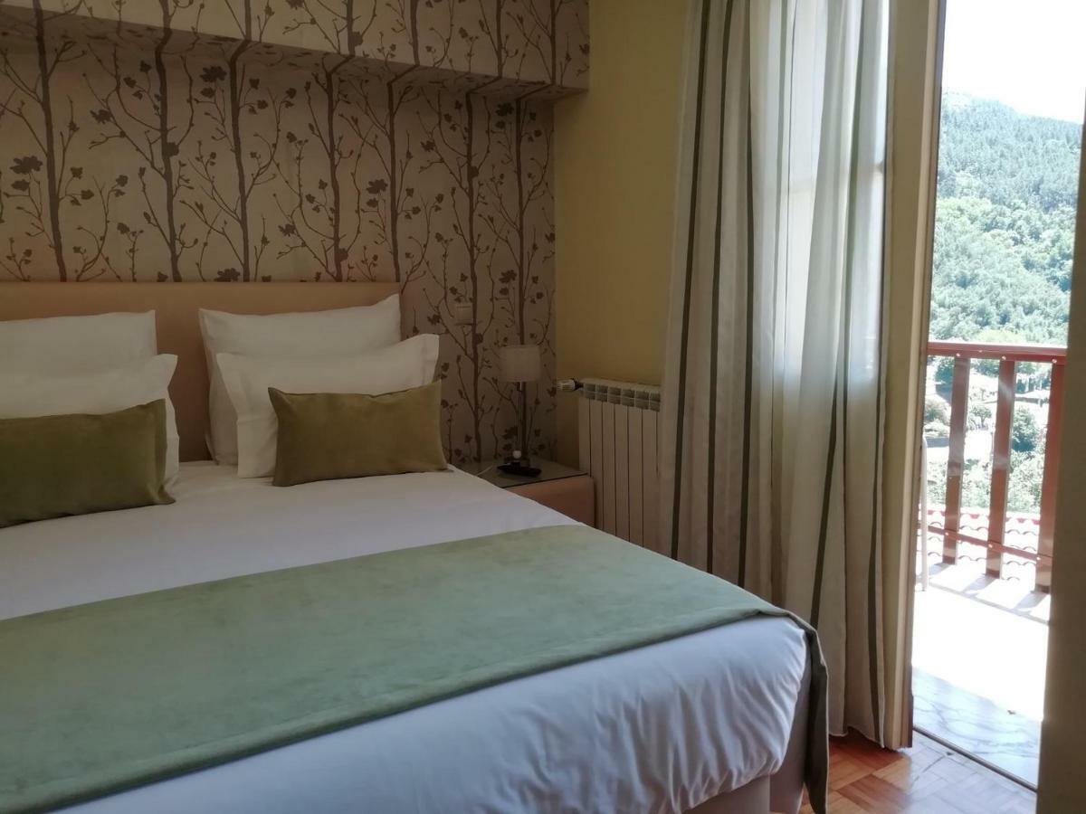Adelaide Hotel Geres Luaran gambar