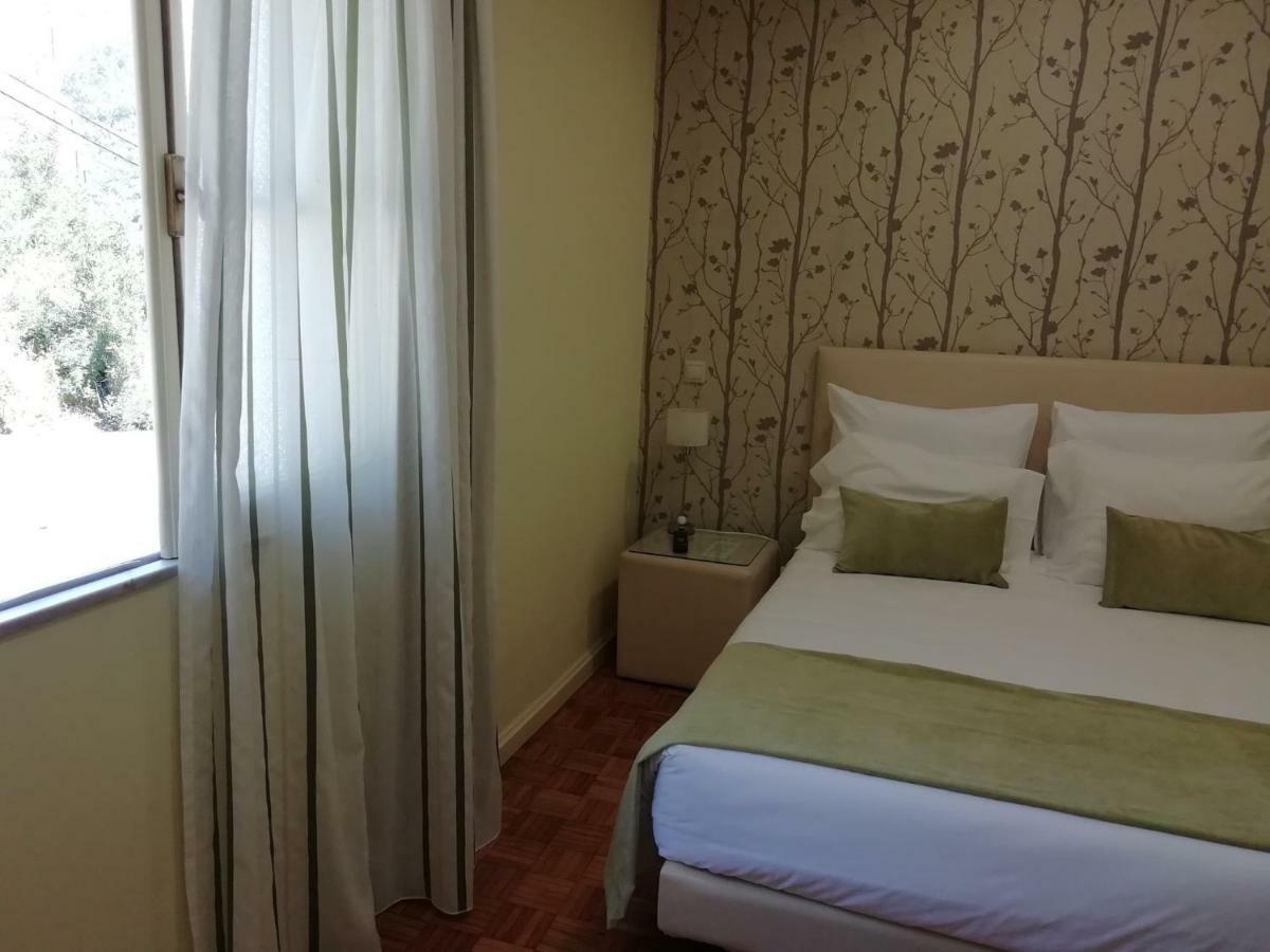 Adelaide Hotel Geres Luaran gambar