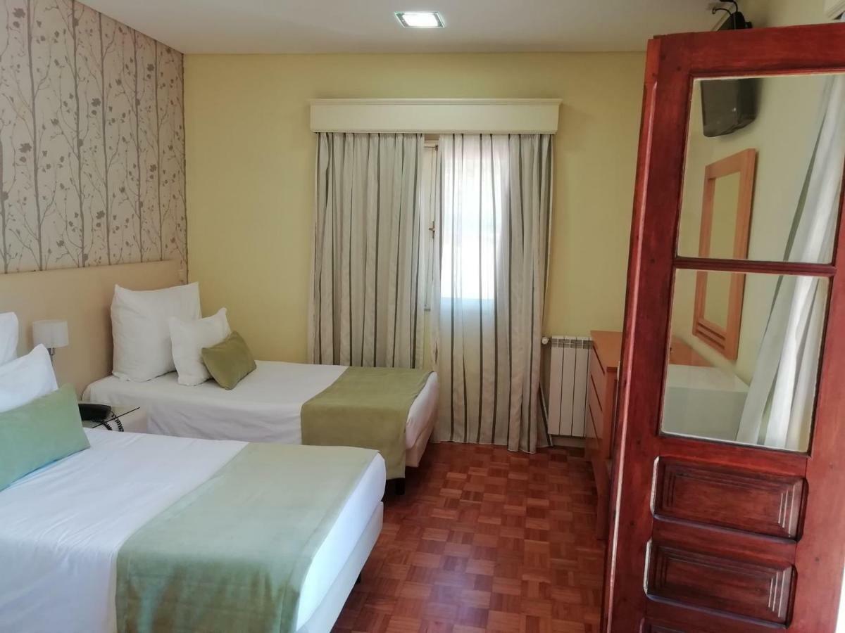 Adelaide Hotel Geres Luaran gambar