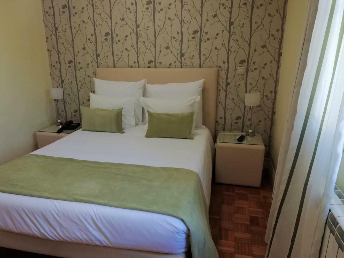 Adelaide Hotel Geres Luaran gambar