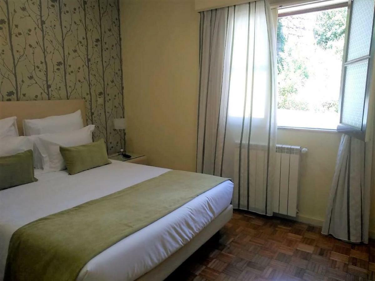 Adelaide Hotel Geres Luaran gambar