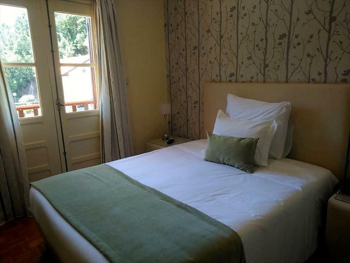 Adelaide Hotel Geres Luaran gambar