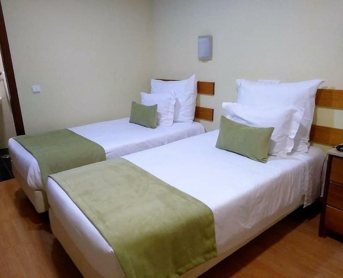 Adelaide Hotel Geres Luaran gambar